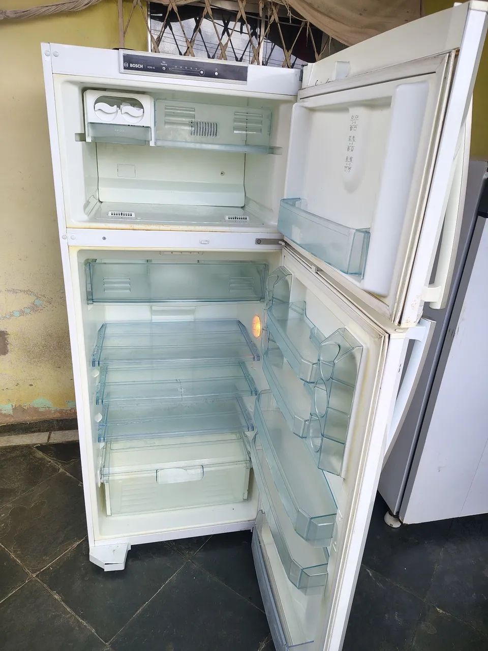 Geladeira Bosch em ótimo estado de conservação e funcionamento! - Foto 2