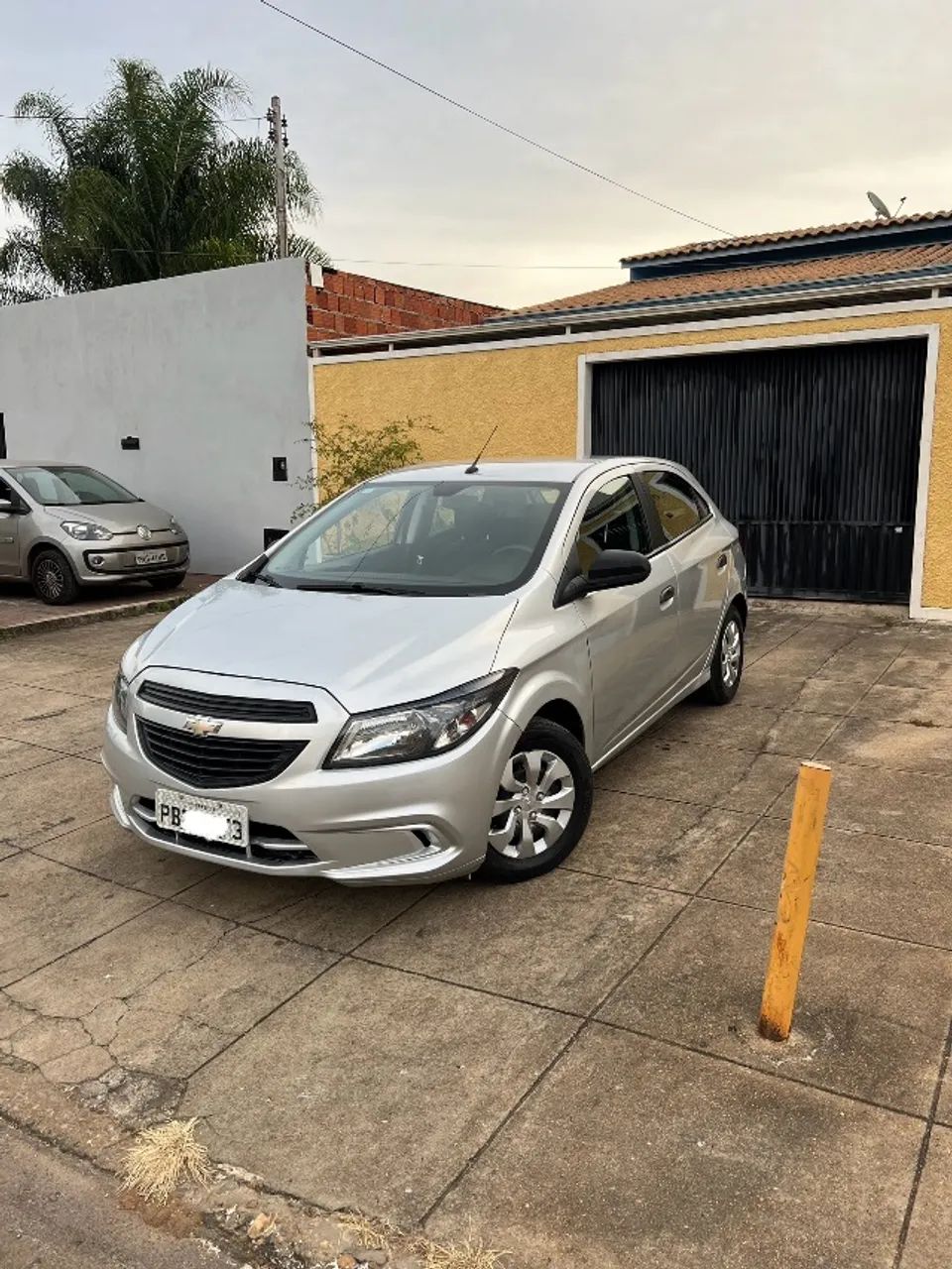 Chevrolet Onix ONIX HATCH Joy 1.0 8V Flex 5p Mec. 2019