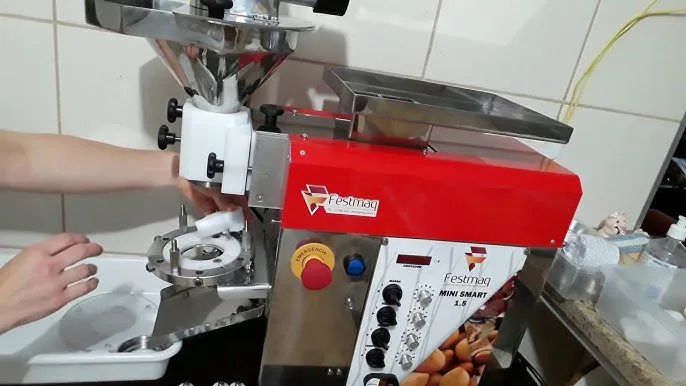 Máquina de fazer salgado 