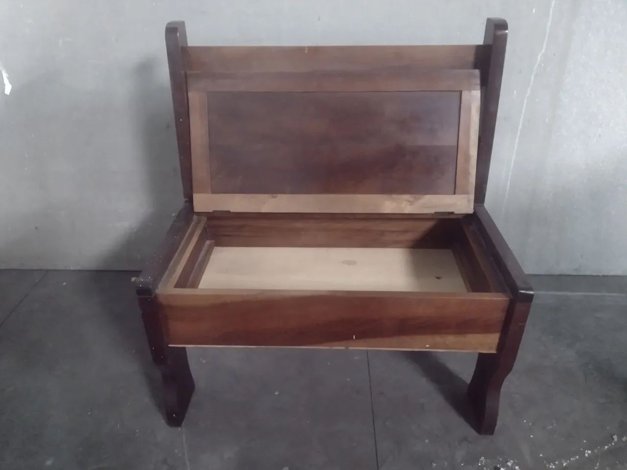 JOGO DE MESA  EM MADEIRA  MACIÇA  - Foto 4