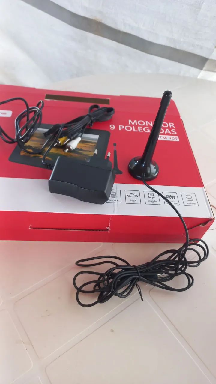 Vende- se uma tv digital de 9 polegadas, com radio