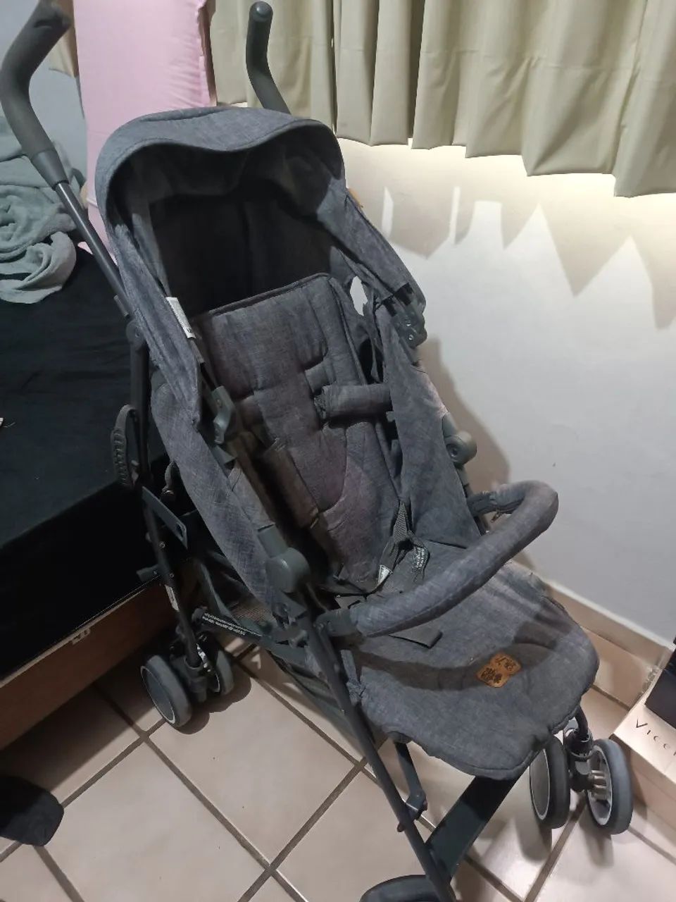 Carrinho de Bebê Dobrável com Capota e Cinto - Foto 4