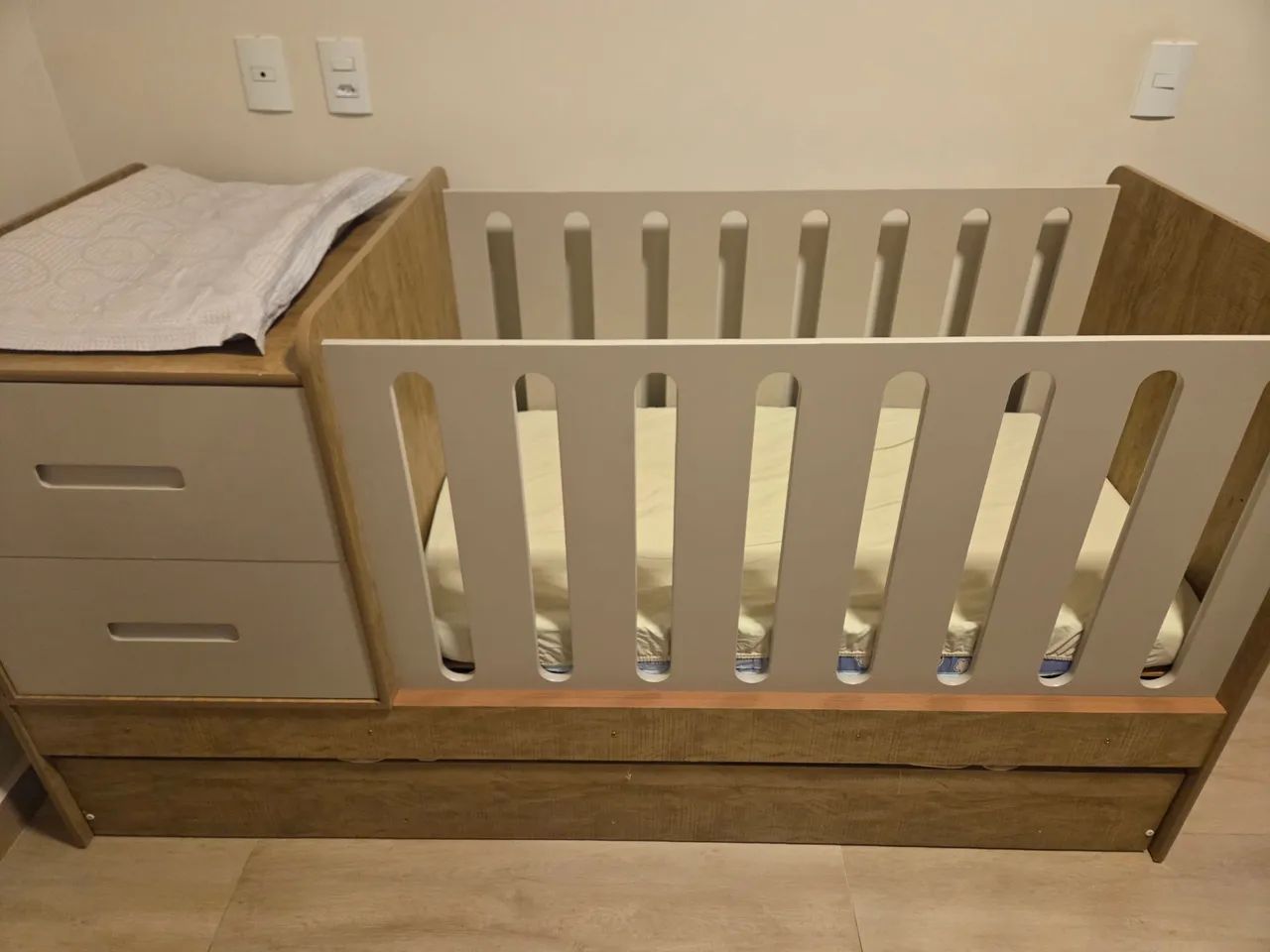 ?[MÓVEL COMPLETO] Berço Transformável em Cama + Cama Auxiliar (Pouco Uso / Semimnovo)