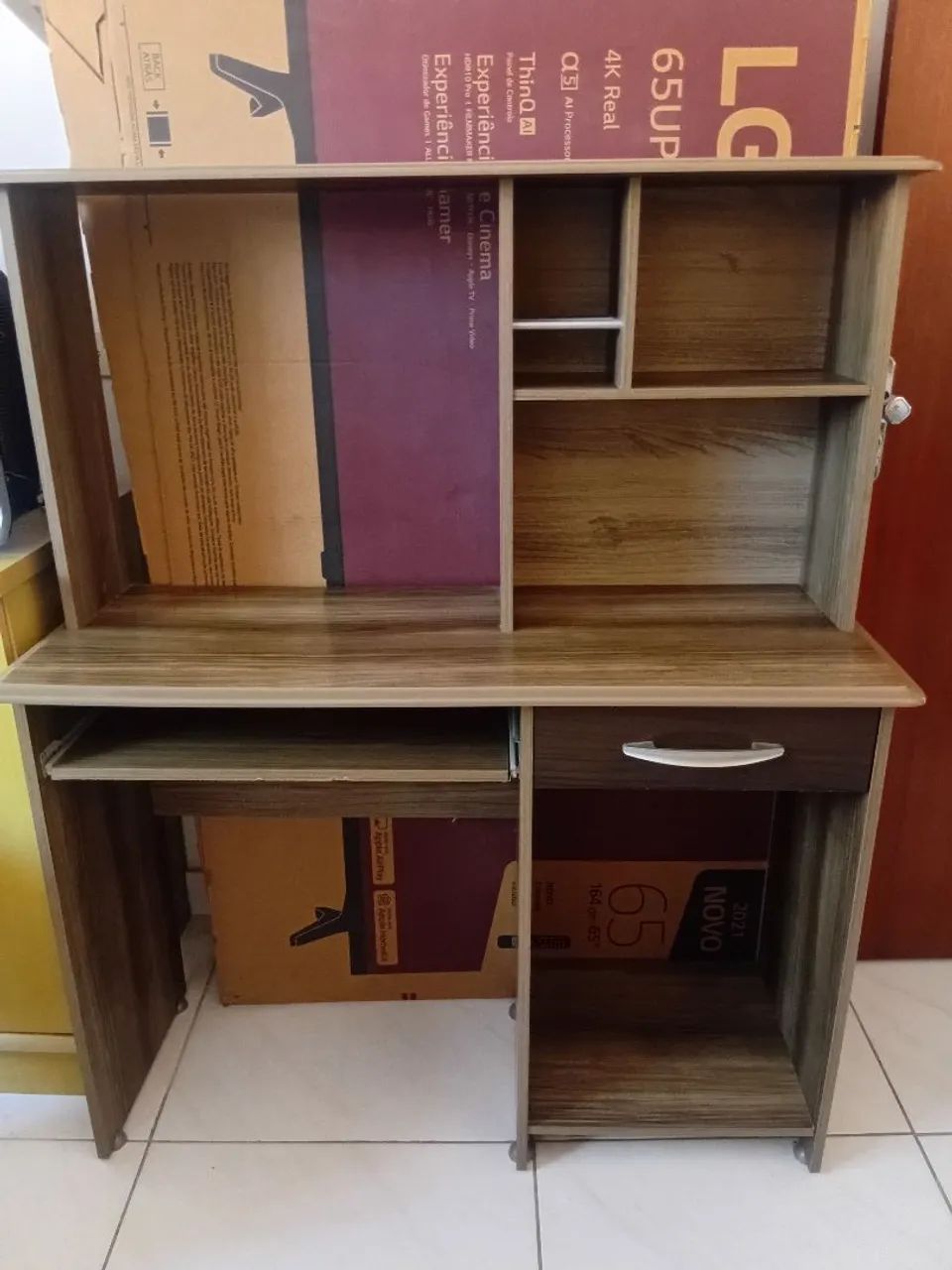 Mesa de computador semi nova 