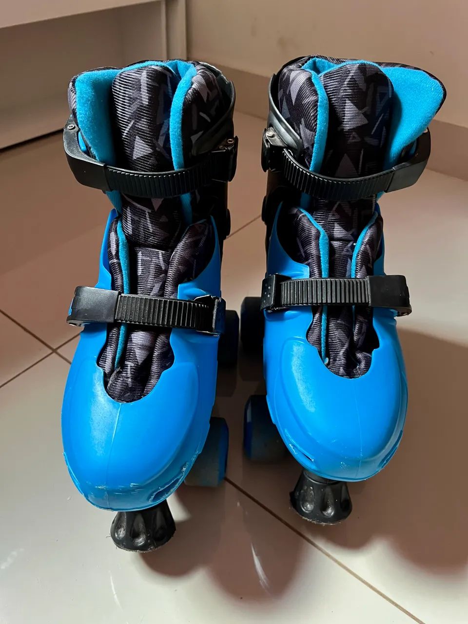 Patins Roller 4 Rodas Azul/Preto - Semi Novo - Foto 6