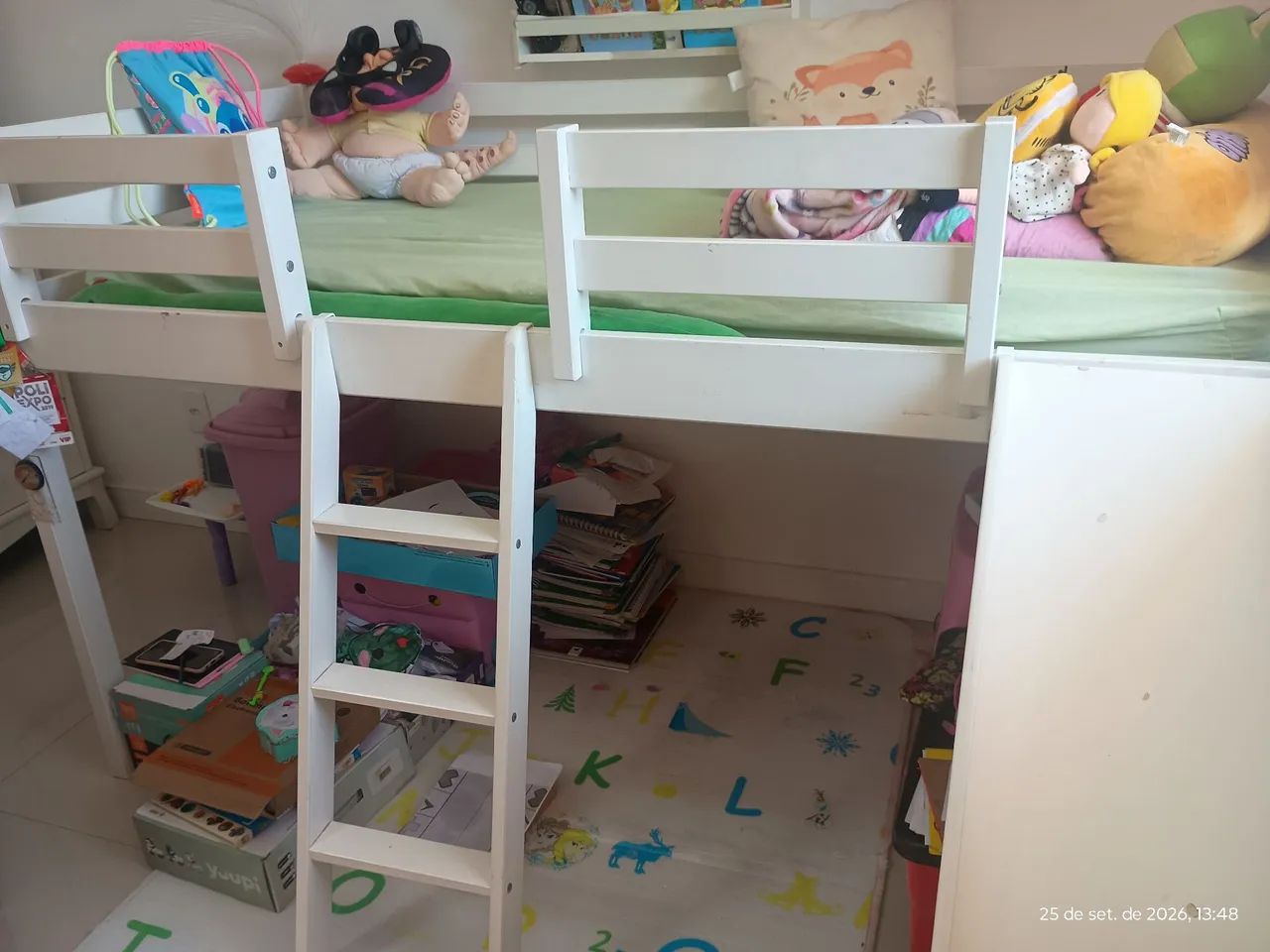 Cama infantil com escorrega