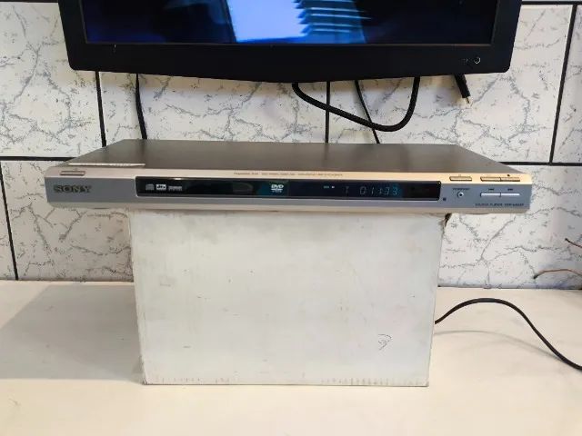 Tocador de dvd e cd player Sony DVP-NS53P - PARA PEÇAS 