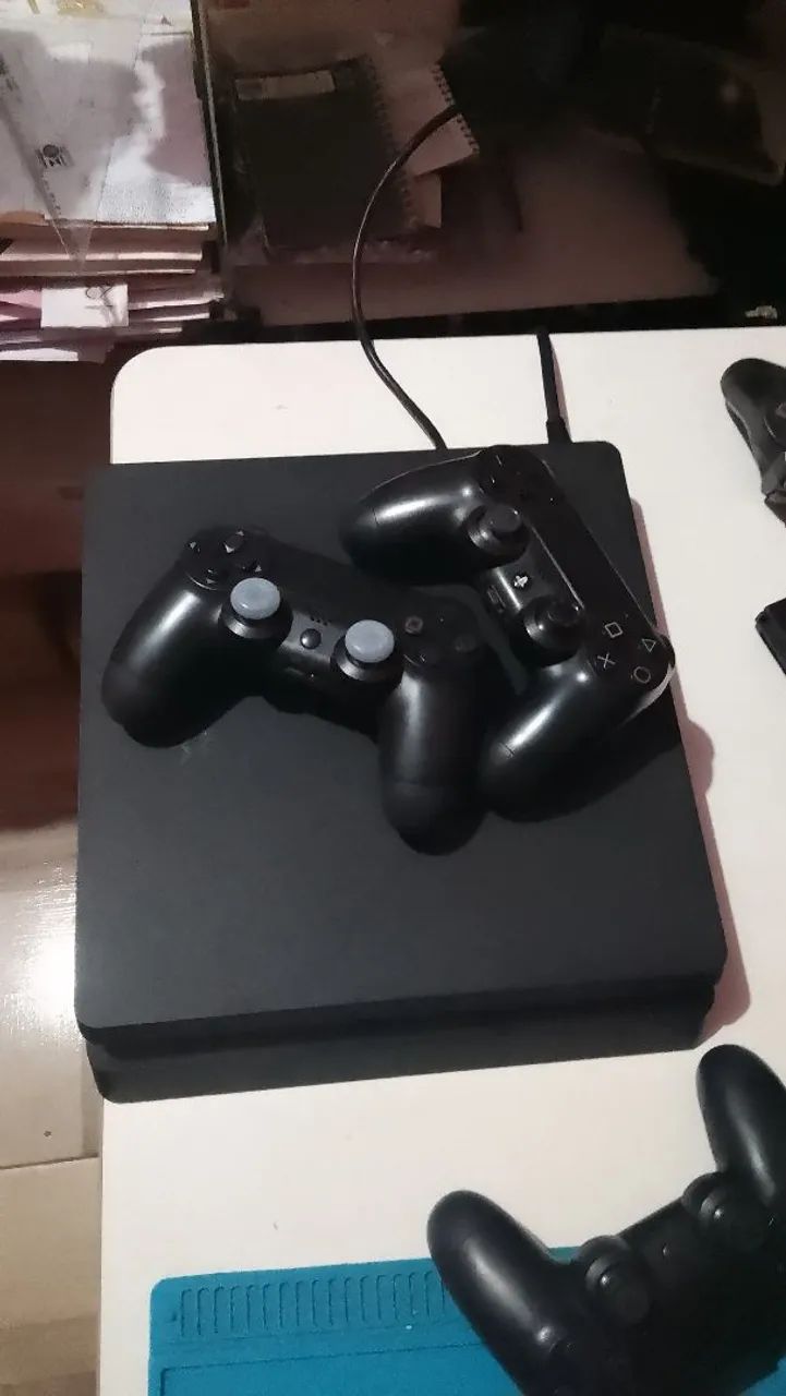 Ps4 slim com 2 controles e 5 jogos  - Foto 2