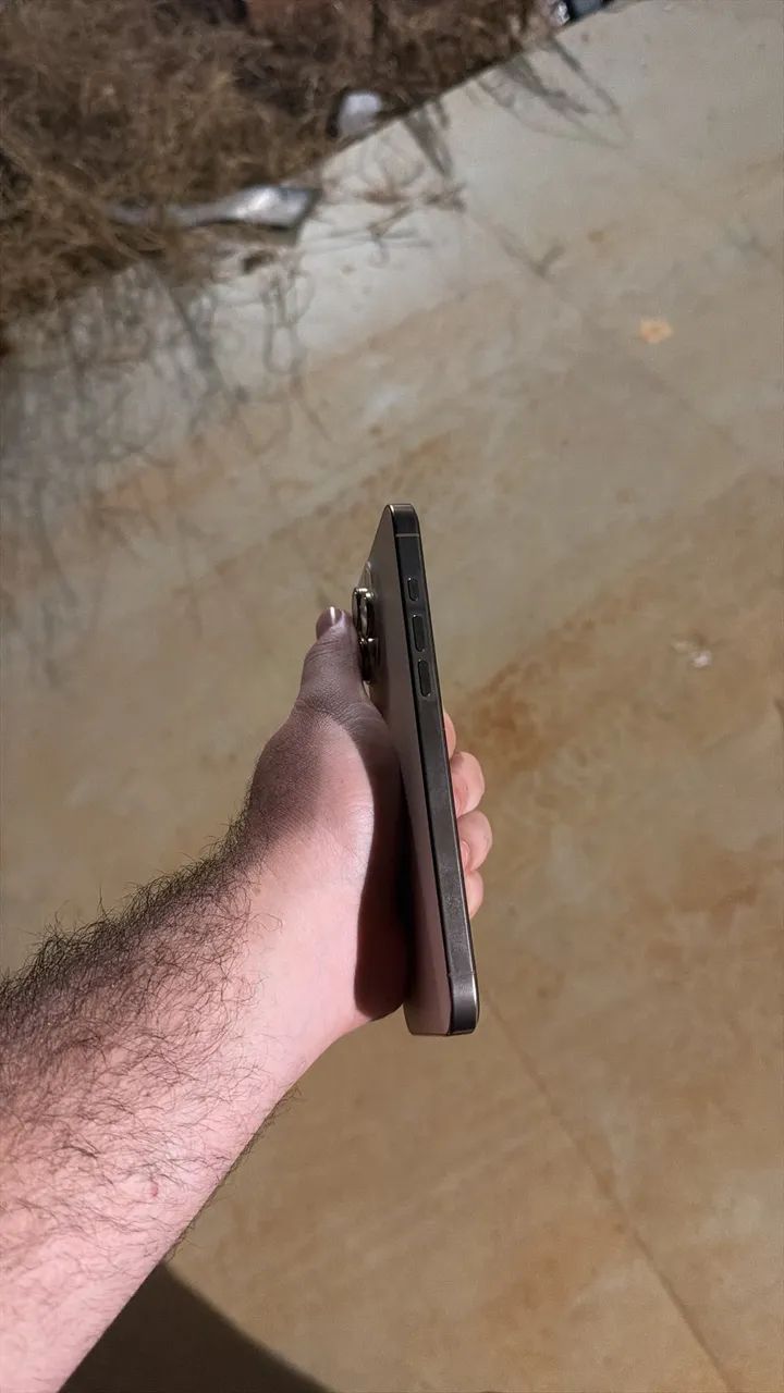 iPhone 16 Pro Max - Foto 2