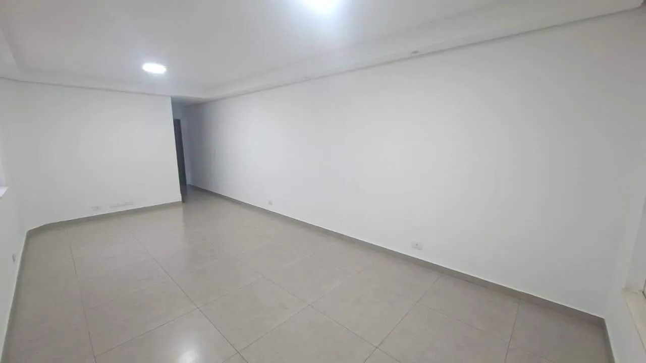 Sobrado para locação com 04 quartos e 02 vagas de garagem - Foto 2