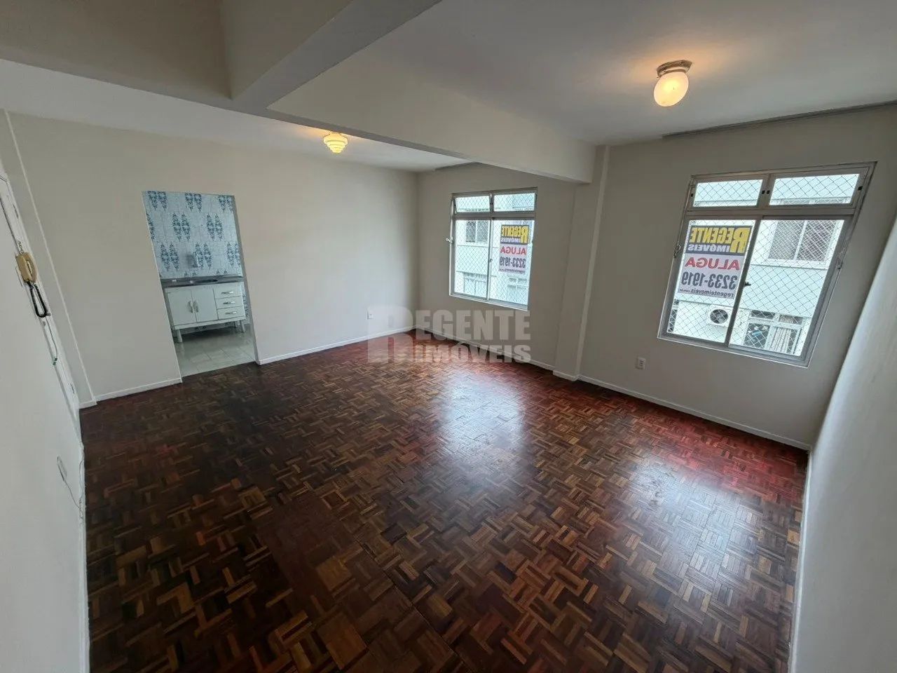 Ótimo apartamento de 2 dormitórios para locação no bairro Trindade!