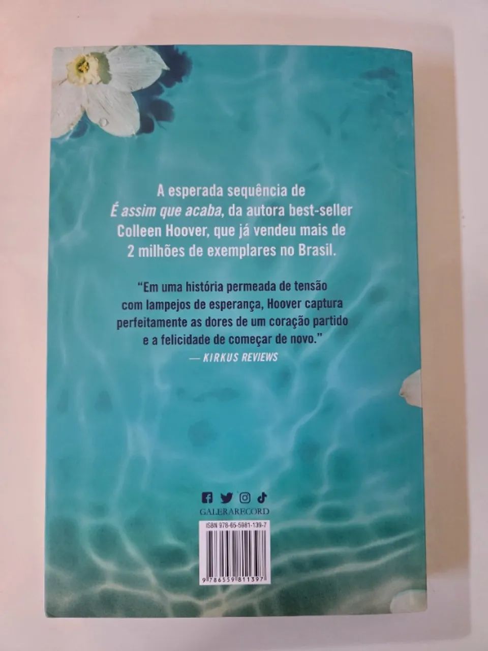 Livros "É Assim que Acaba" e "É Assim que Começa" - Colleen Hoover - Foto 3