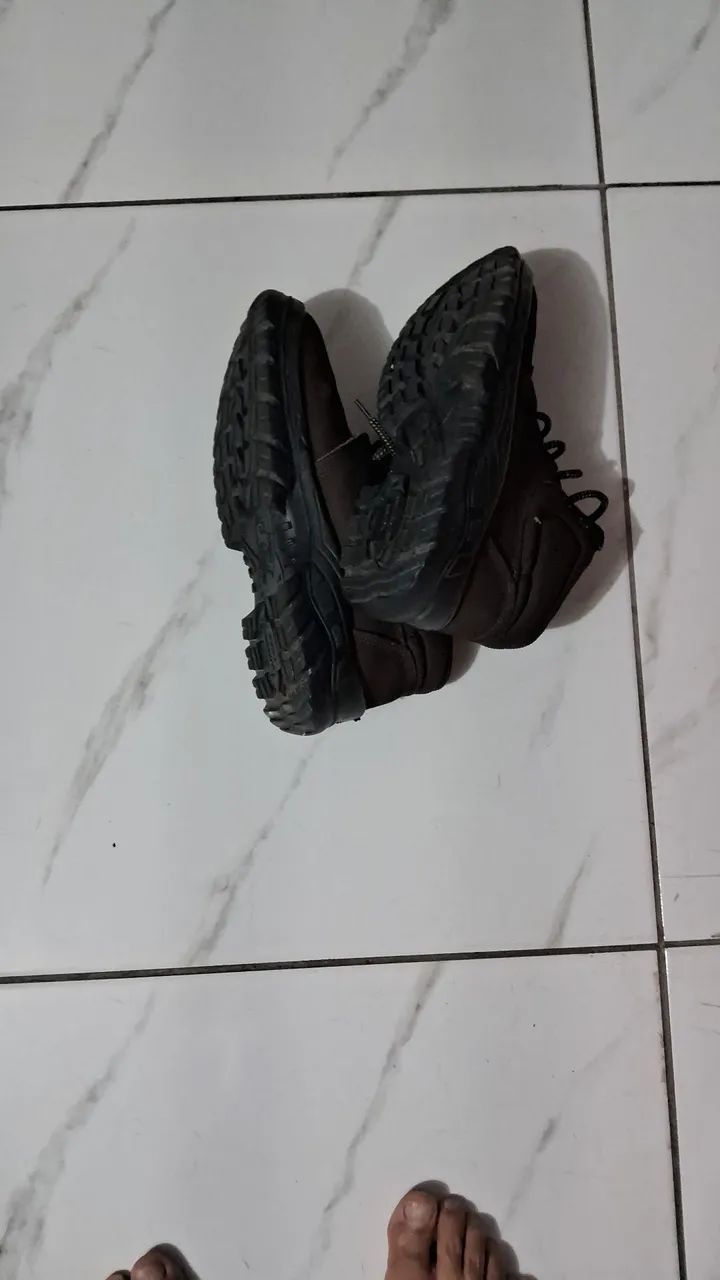 Bota masculina seme nova valor 150,00 reais 
