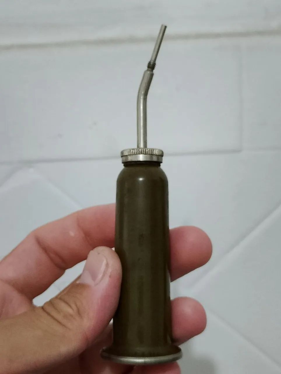 Lata óleo máquina de costura Elna gafanhoto  - Foto 2