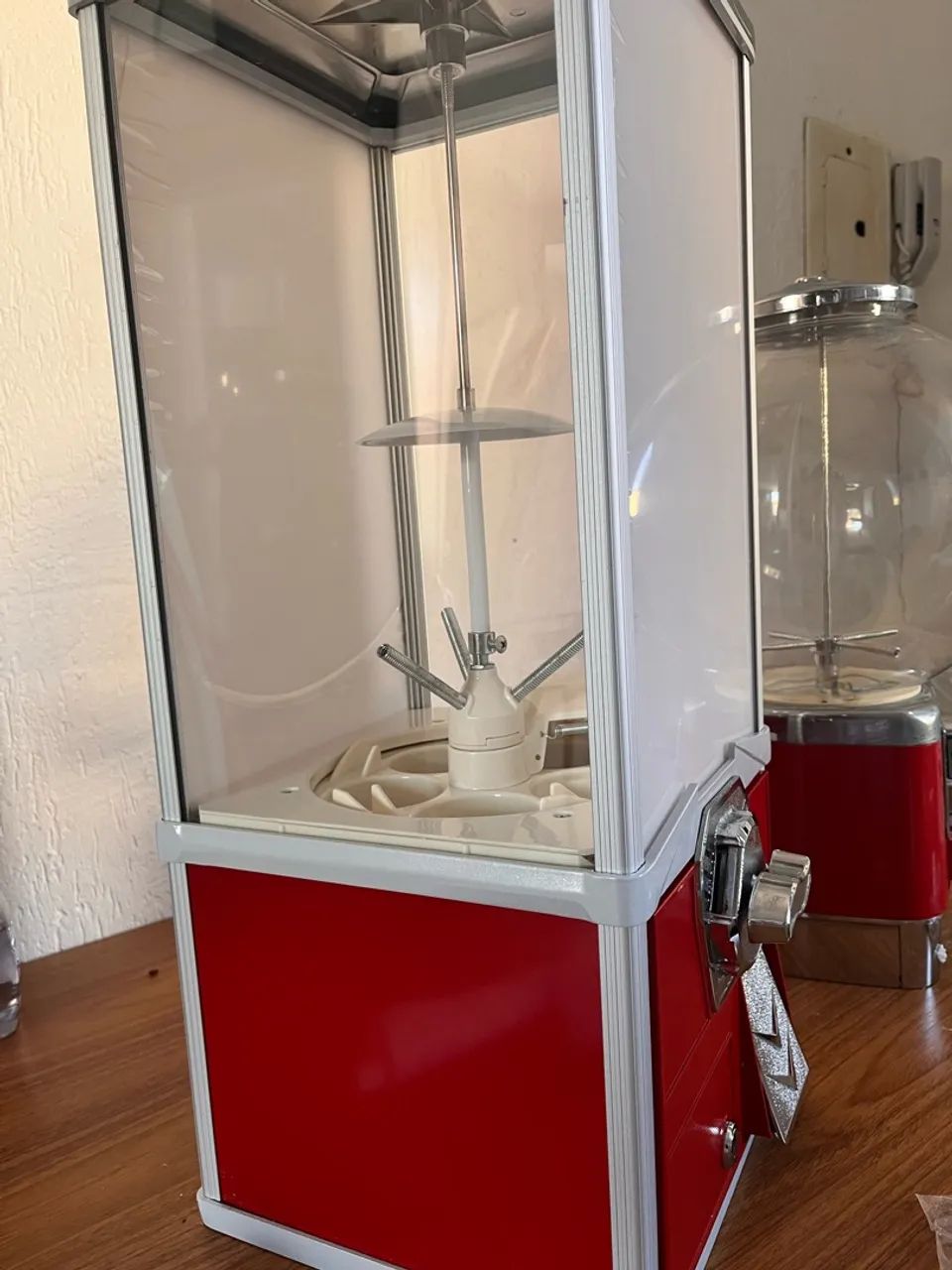 Máquina Vending Machine De Bolinhas E Chicletes - ZERADA / NUNCA USADA  - Foto 4
