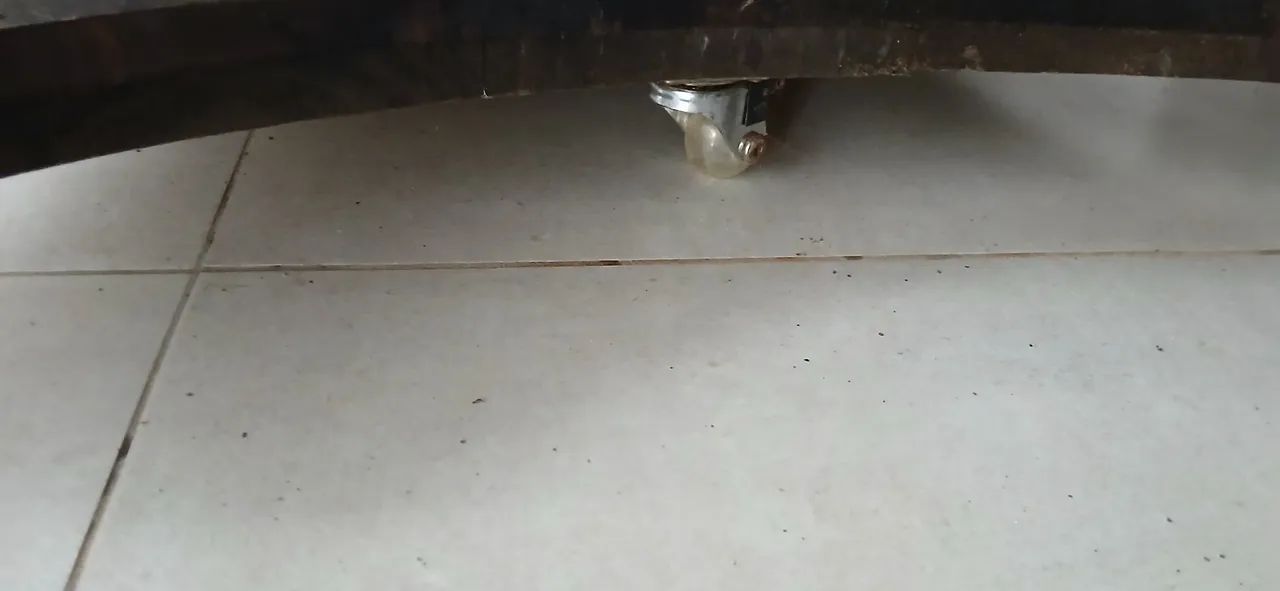 Table with Spool65573821545090121