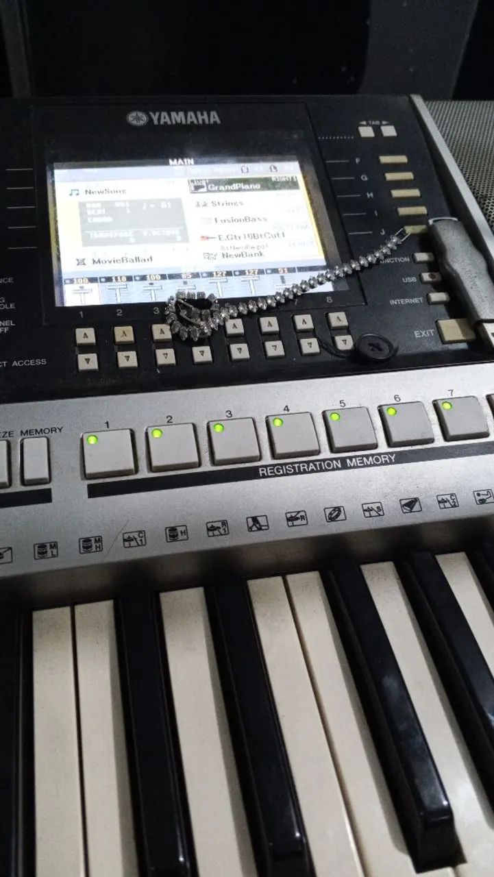Vendo Yamaha S900 