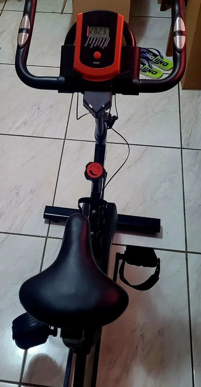 Vendo bicicleta ergométrica Nova - Foto 2