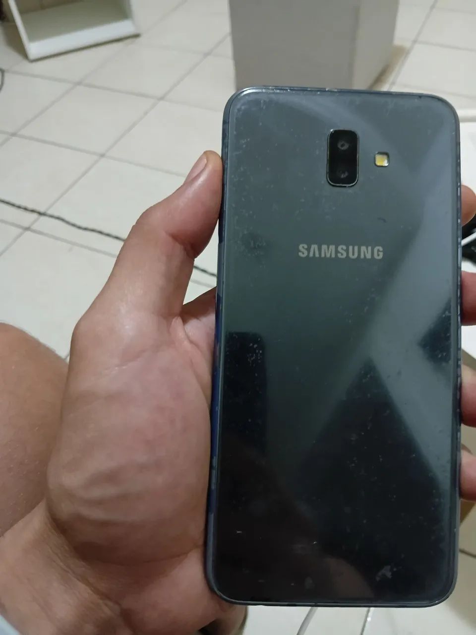 Celular j6+