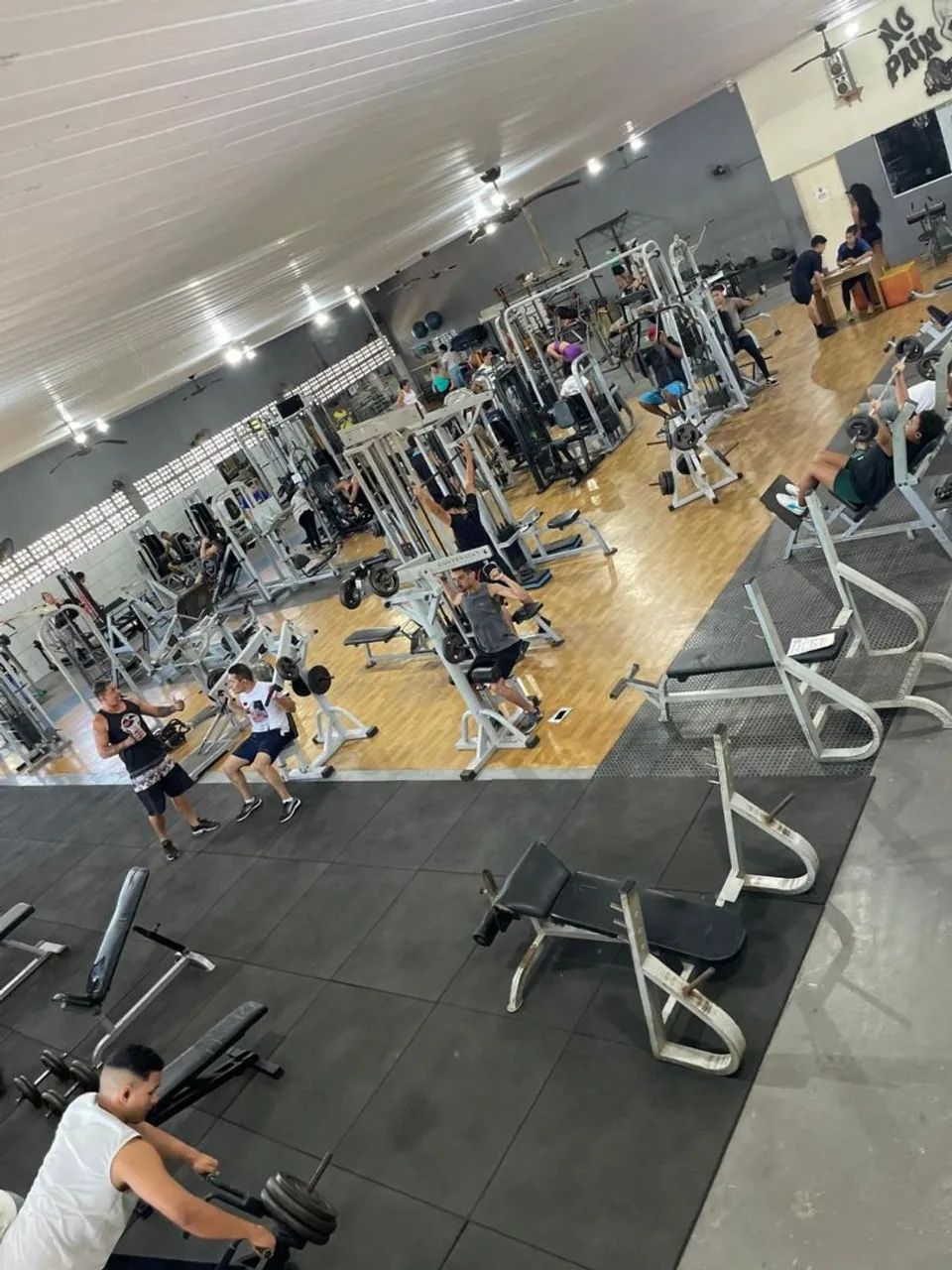 VENDO ACADEMIA COMPLETA - Foto 3