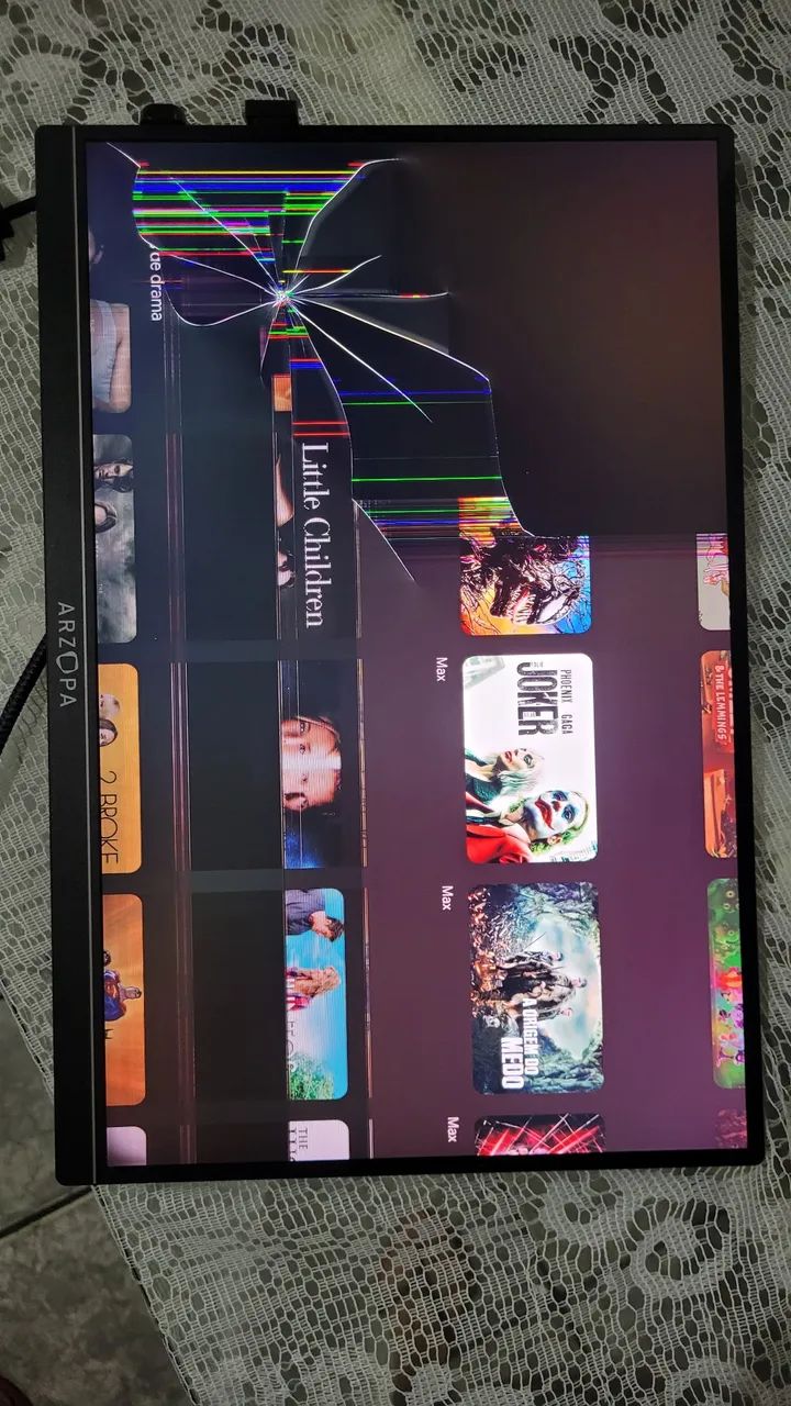 Monitor 2 k . Obs com tela quebrada 