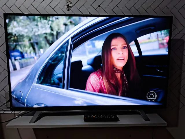 TV Toshiba - 43 polegadas - com controle - pega Netflix e Youtube  - Foto 3