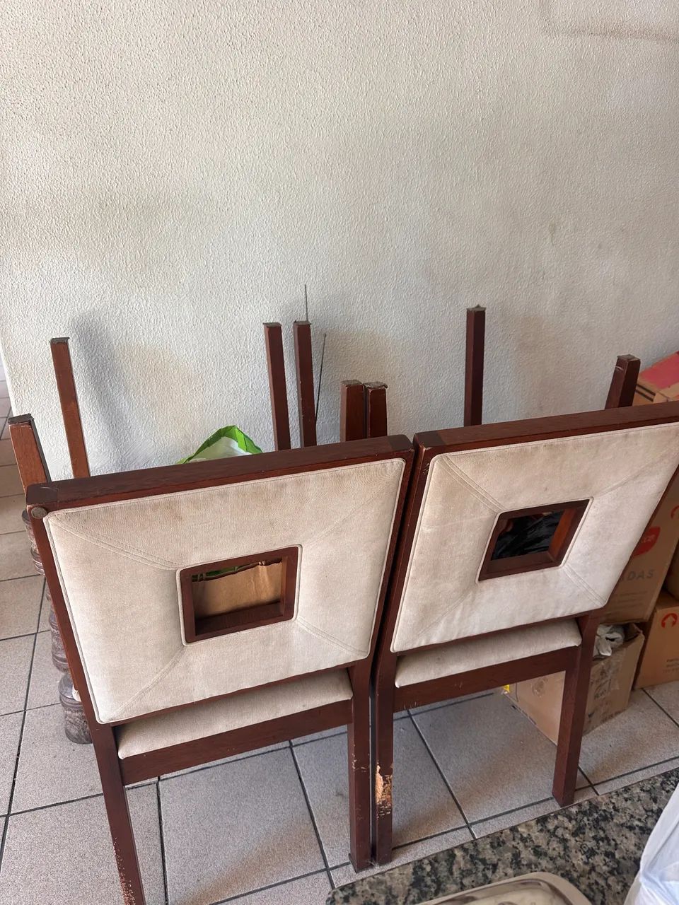 Vendo mesa de jantar, comprada no Rio Decor