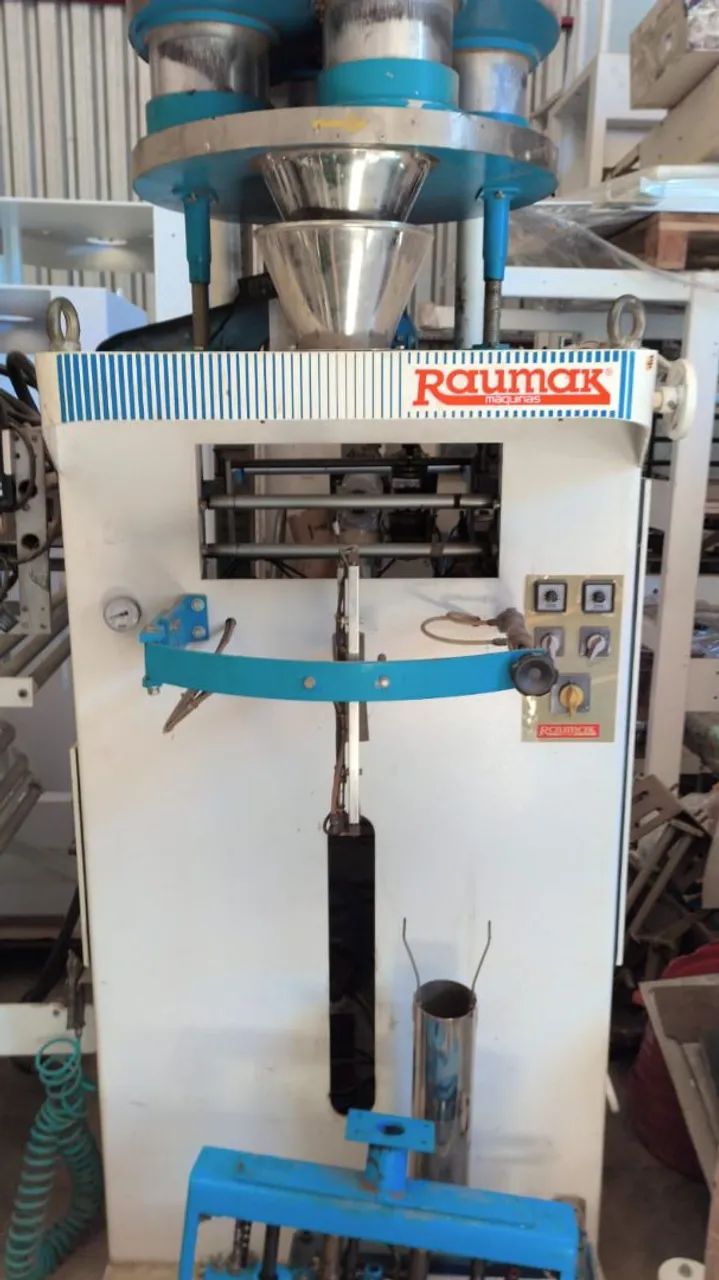 Empacotadeira Raumak volumétrica automática