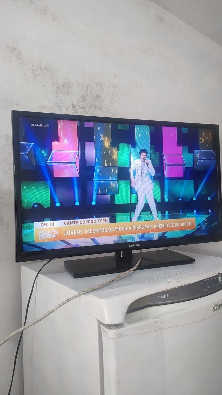 Vendo está tv 32 polegadas não é smart leia a descrição do anúncio.  - Foto 3