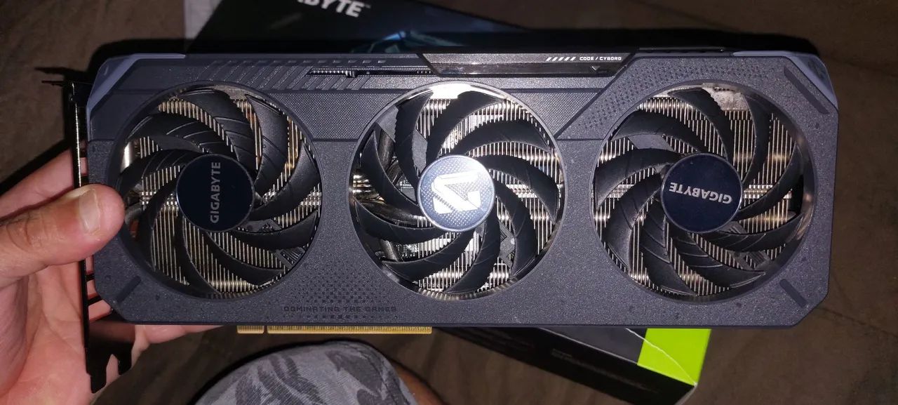 Rtx 5060 gigabyte  - Foto 2