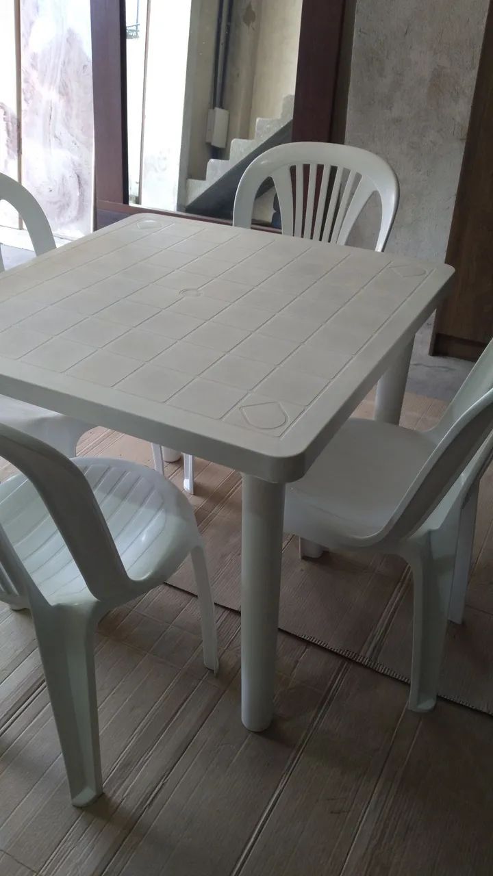 Mesa 4Cadeiras pvc usada  - Foto 3