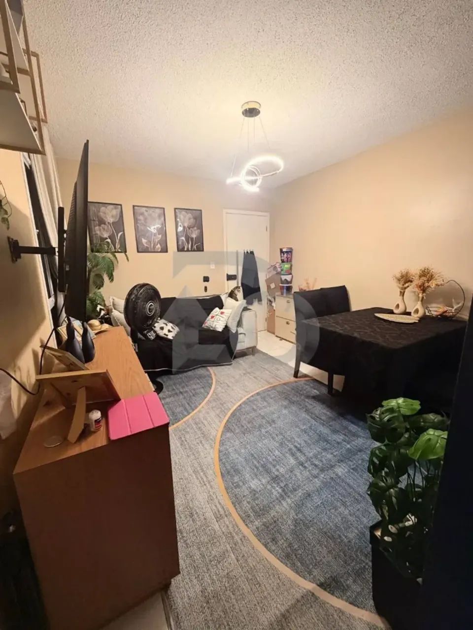 Apartamento no Condomínio VILA DAS FLORES com 2 Quartos, Garagem e Área de Lazer