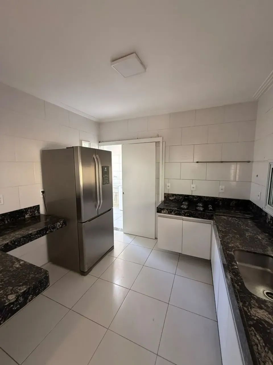 Casa de esquina no Alphaville Eusébio com área de lazer privada - Foto 4