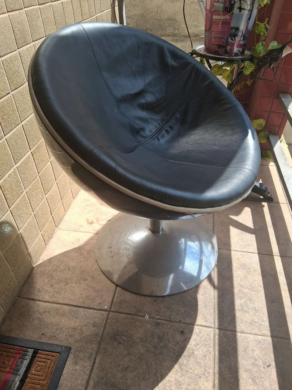 Poltrona giratória de courino...Super confortável para qualquer ambiente...Usada - Foto 5