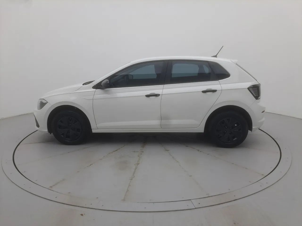 Volkswagen Polo Track 1.0 Flex 12V 5p, foto 2 de 18