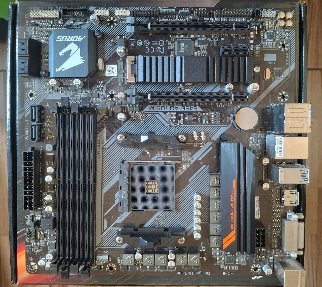 Placa Mãe B450m Aorus Elite - Foto 2