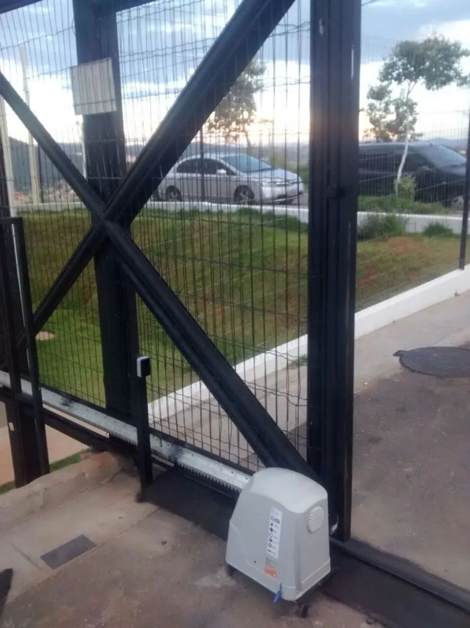 INSTALAÇÃO DE MOTOR - PORTÃO ELETRÔNICO - Foto 5