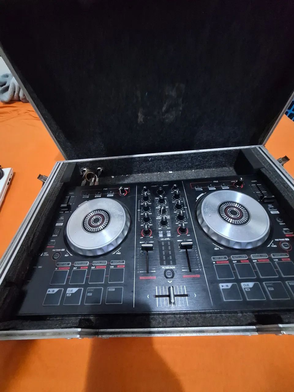 Ddj sb2 com case - Equipamentos e Acessórios de Som - Ceilândia