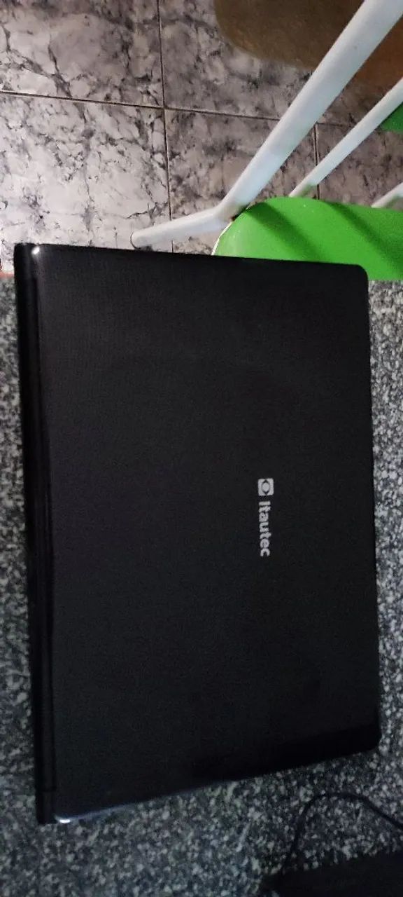 Caixa com eletrônicos, 3 notebooks, 3 HD e um gabinete completo. - Foto 3
