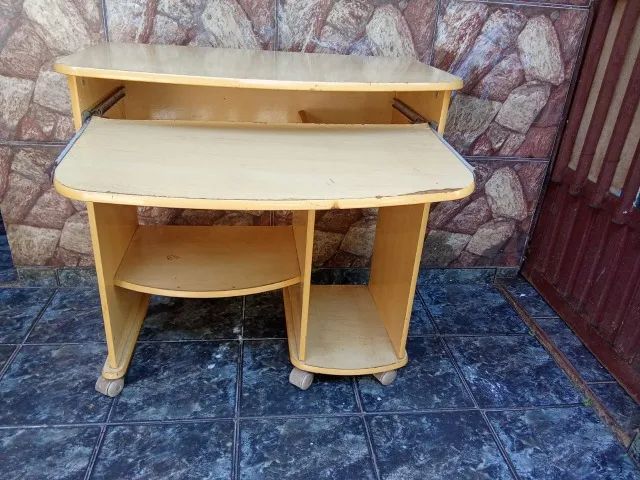 vendo uma mesa de computado em bom estado 200  reais - Foto 3