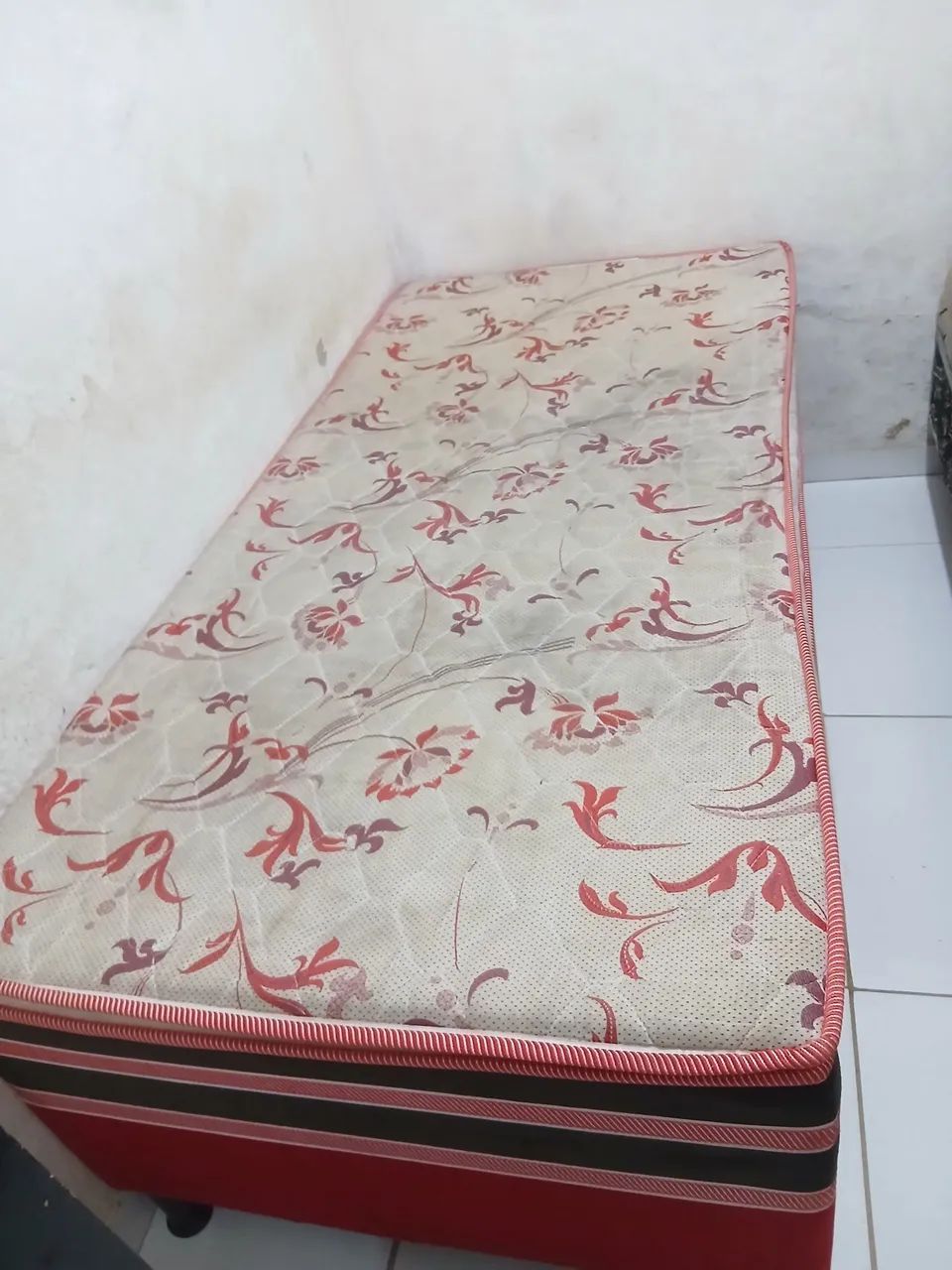 Vendo cama de solteiro, preço a negociar - Foto 3