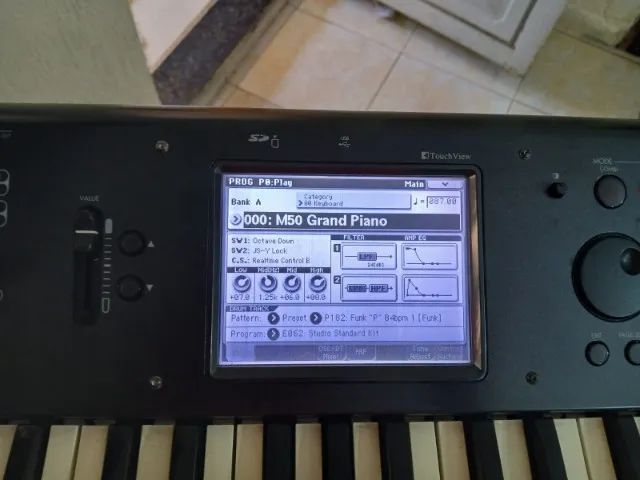 Teclado KORG M50  - Foto 2