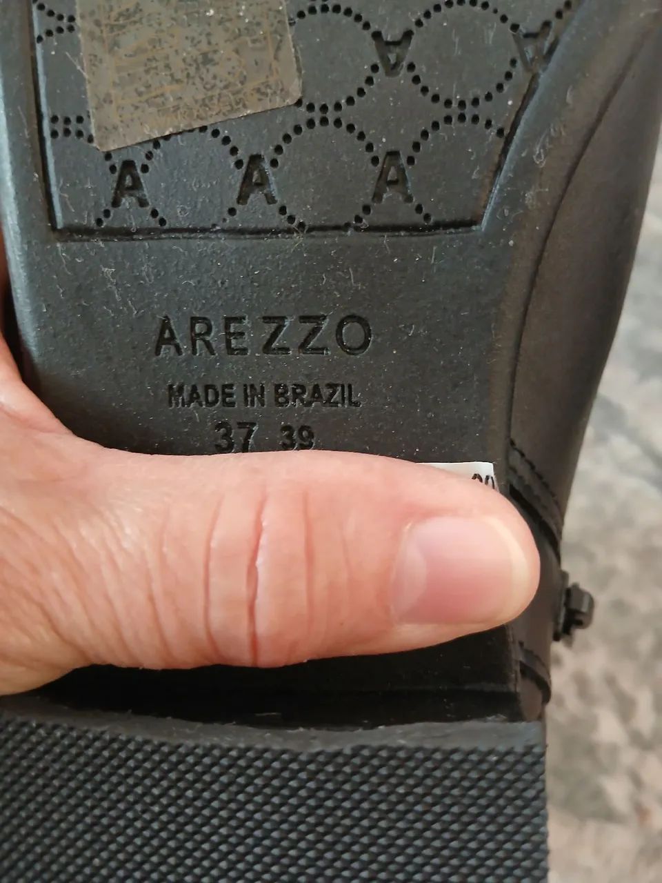 Vendo ou troco bota Arezzo - Foto 2
