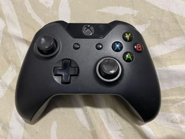 Controle Xbox One com defeito