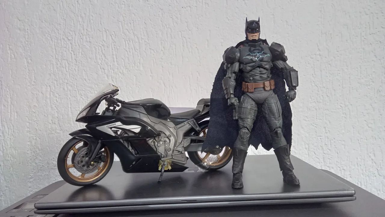 Batman Mcfarlane Toys Custom com Moto  - Foto 5