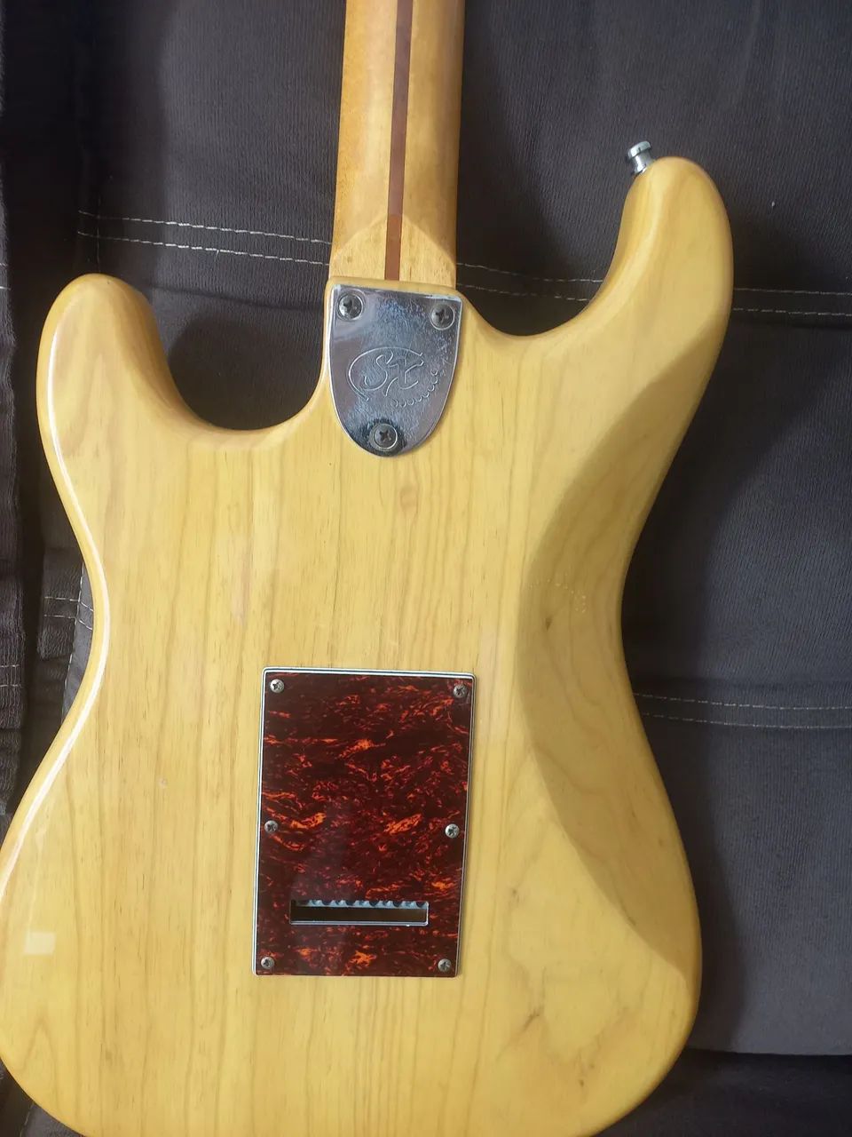 Guitarra sx com cap. Fender - Instrumentos musicais - Pajuçara