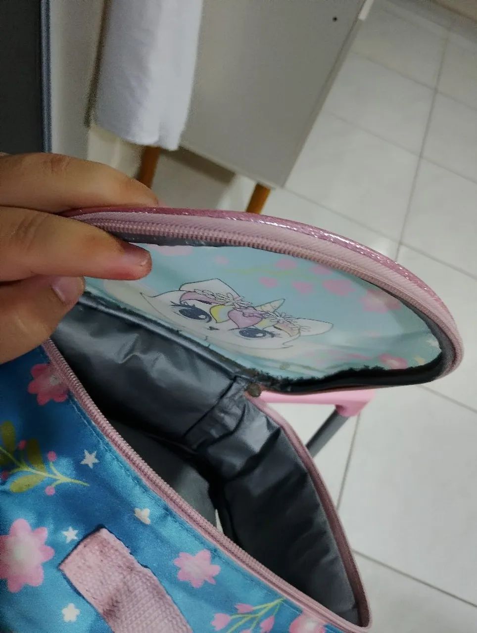 Mochila + Lancheira Infantil Feminina seminova - Foto 5