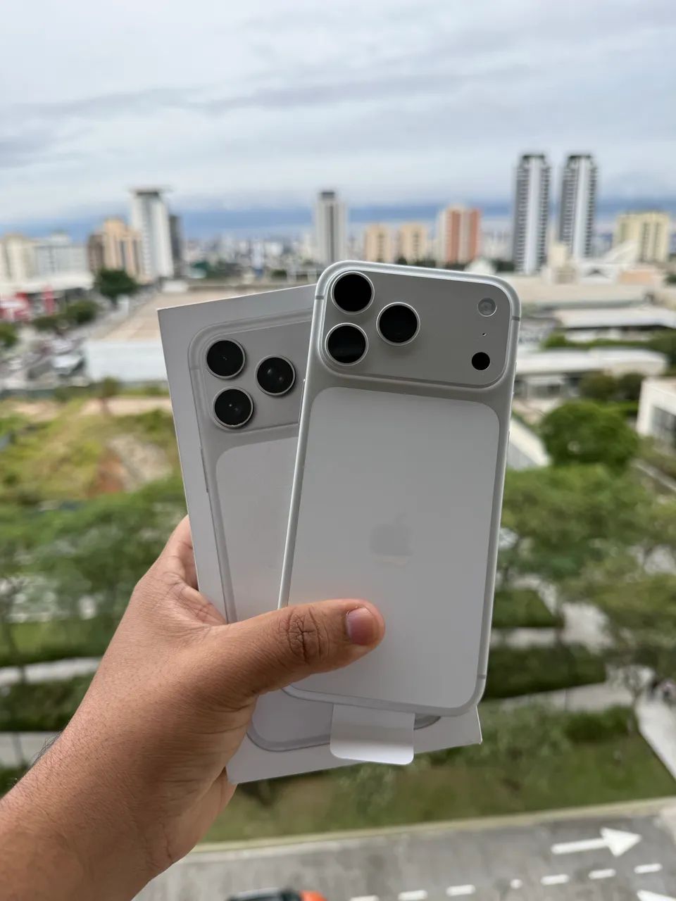 17 PRO MAX PRATA 7 DIAS DE USO SÓ ZERO - Foto 4