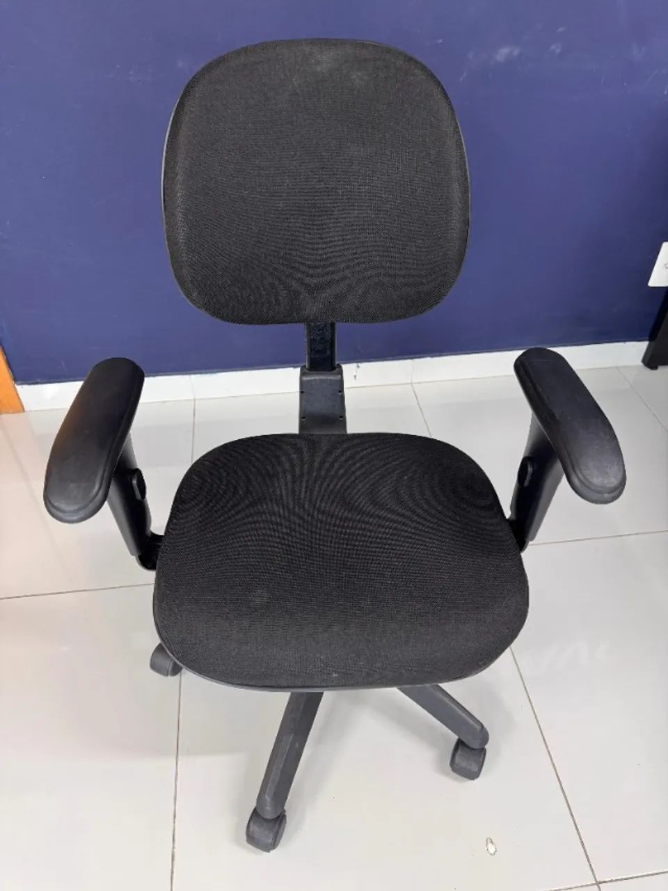 CADEIRAS ERGONÔMICAS COM BRAÇO - LOTE 20 UNIDADES - DESCONTOS PROGRESSIVOS - Foto 3