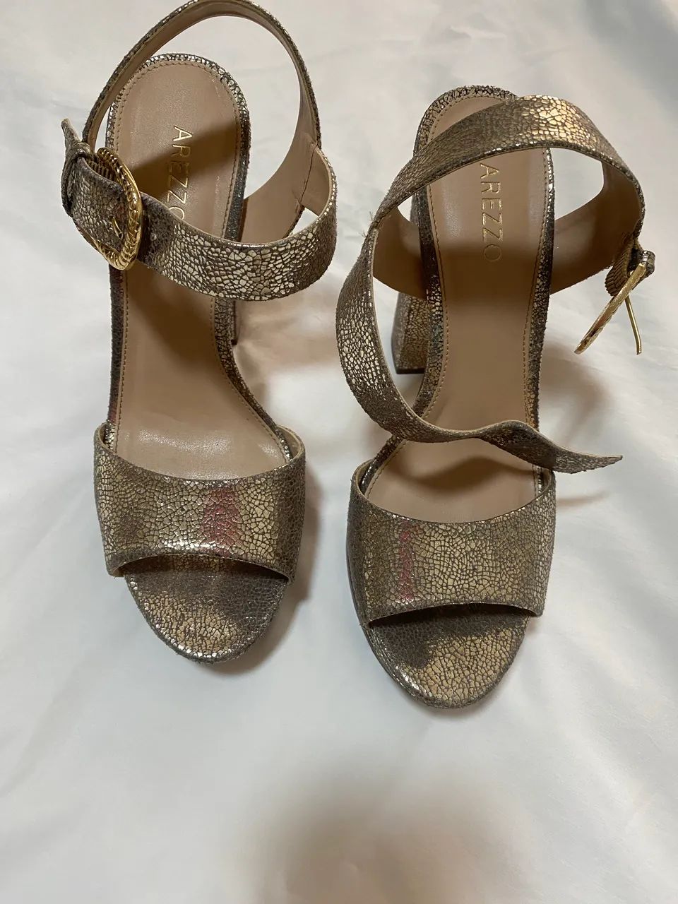 Sandália dourada Arezzo TAM 39 - Foto 3